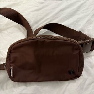 EUC lululemon everywhere belt bag 1L